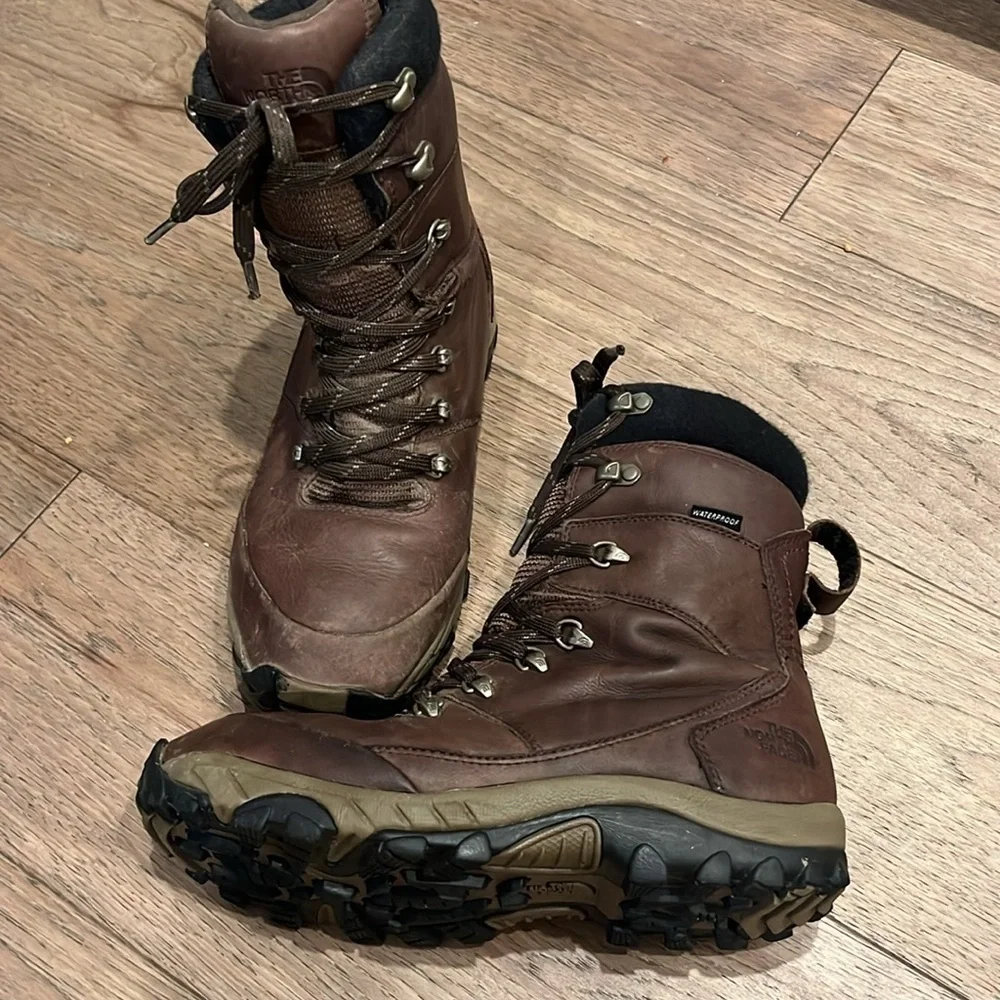 THE NORTH FACE | Chilkat leather insulated waterproof tall boot, size 8
